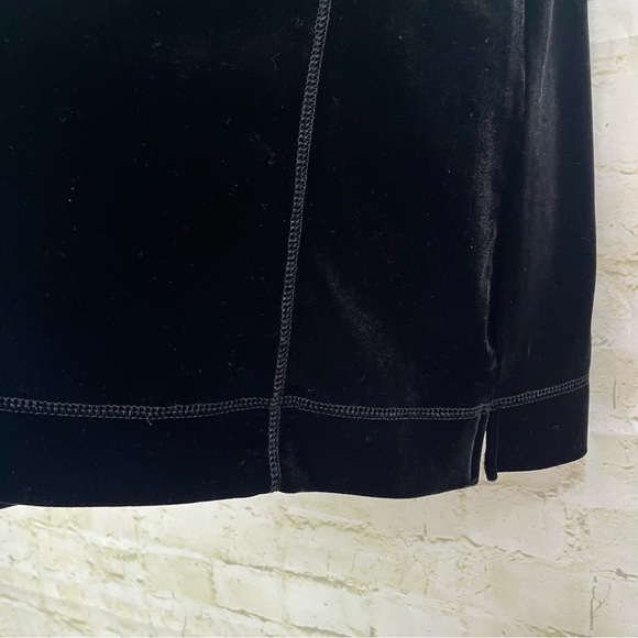 Avenue Black Velour V Neck Sleeveless Stretch Top - Picture 4 of 8